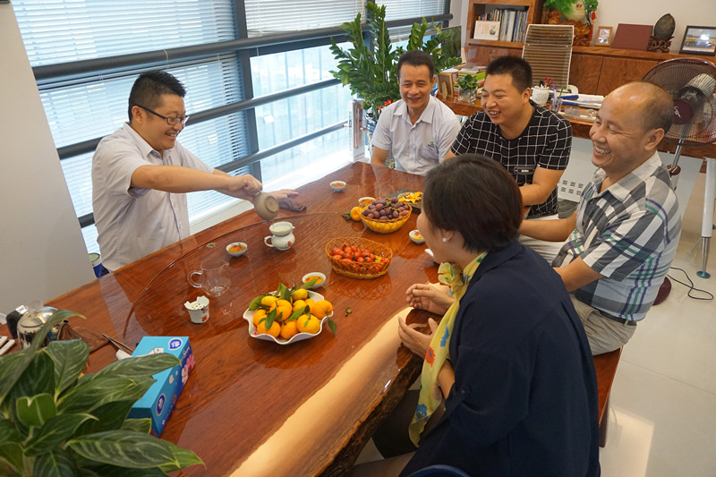 湖南商会蜜桃AV免费进入入口协会会长李祖成先生到访水蜜桃视频在线免费化工