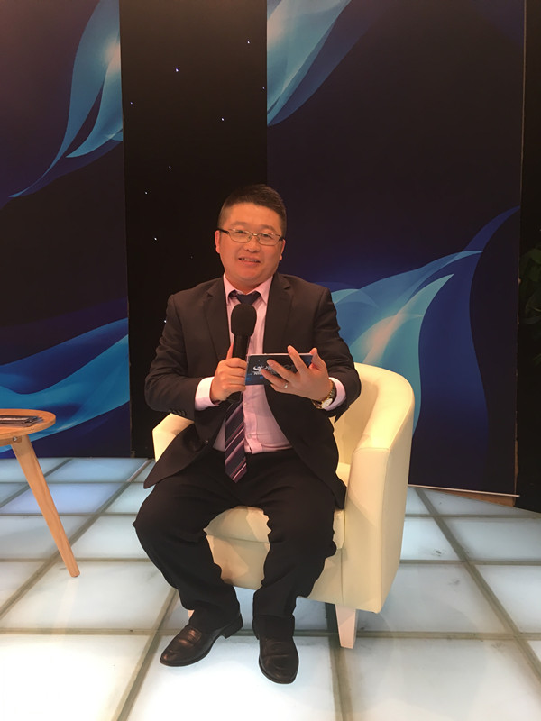 水蜜桃视频在线免费化工总经理张文在牛商论道直播现场